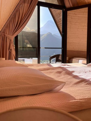 EMKA Cottages Kazbegi